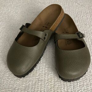 Army Green Birki’s, size 9
